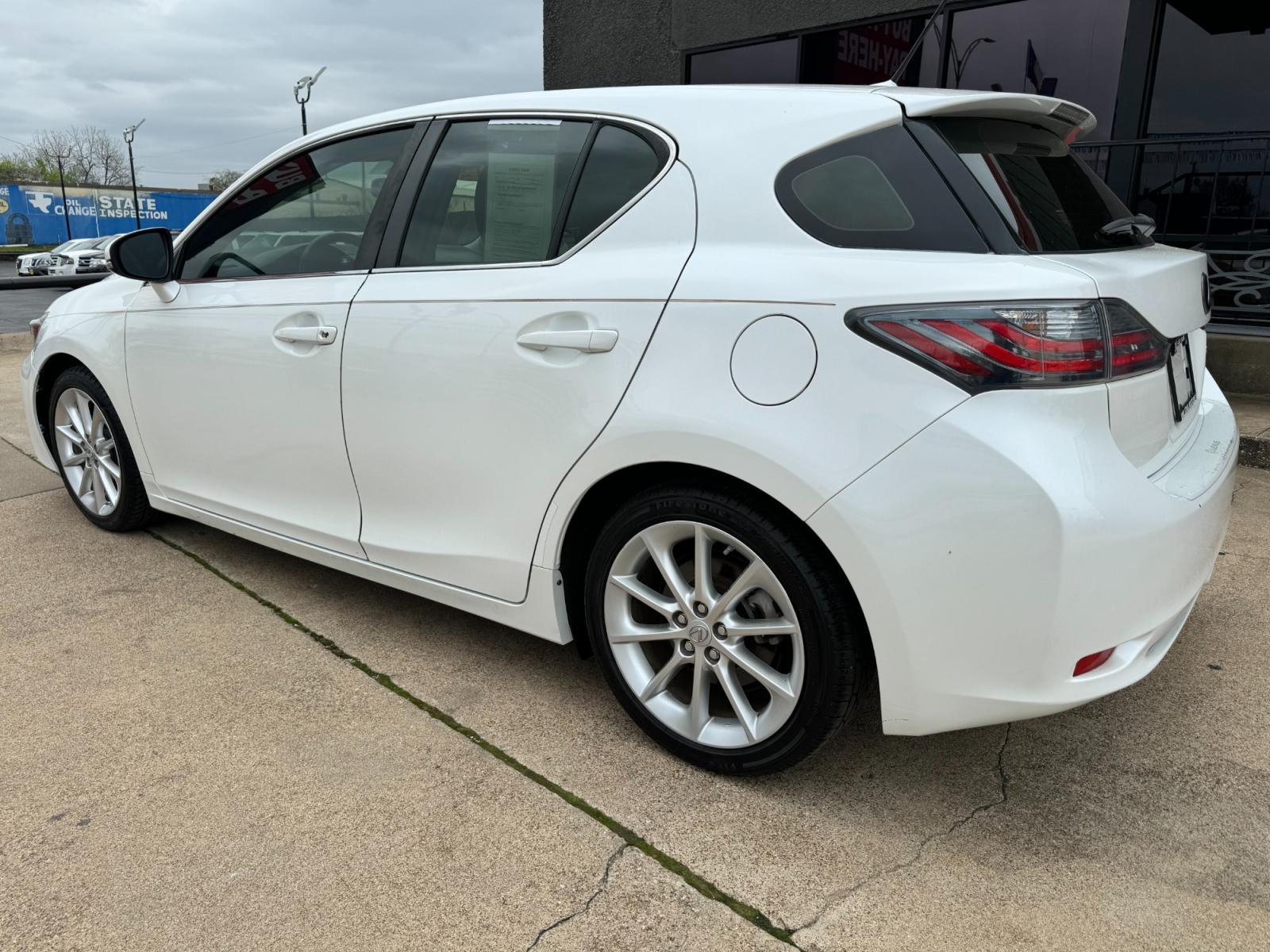 2012 WHITE LEXUS CT 200H BASE (JTHKD5BH8C2) , located at 5900 E. Lancaster Ave., Fort Worth, TX, 76112, (817) 457-5456, 0.000000, 0.000000 - Photo #6